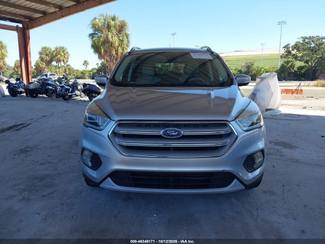 46346171 :رقم المزاد ، 1FMCU0J95JUD00654 vin ، 2018 Ford Escape Titanium مزاد بيع
