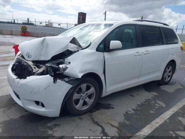 Aukcja sprzedaży 2015 Toyota Sienna Le 8 Passenger, vin: 5TDKK3DC5FS654510, numer aukcji: 46346283