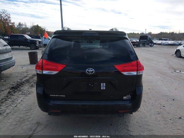 46346655 :رقم المزاد ، 5TDKK3DC8CS200988 vin ، 2012 Toyota Sienna مزاد بيع