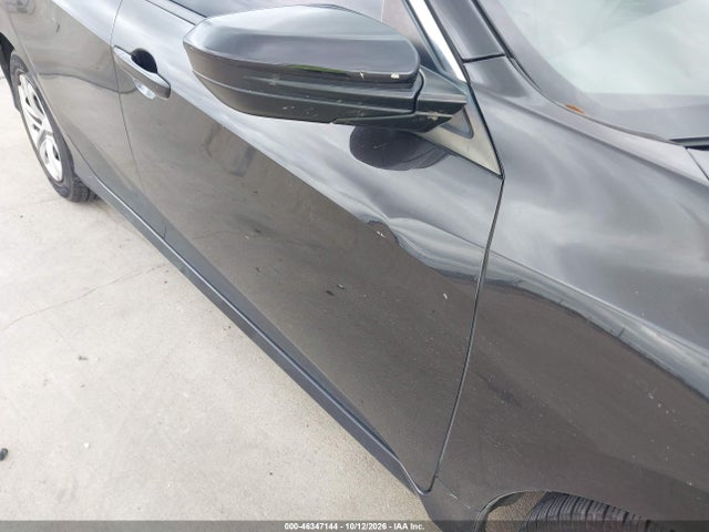 Продажа на аукционе авто 2018 Honda Civic Lx, vin: 19XFC2F58JE208037, номер лота: 46347144