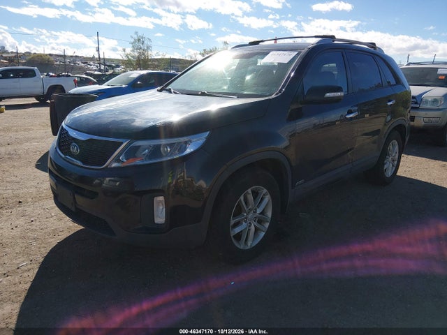 KIA Sorento Lx V6 2014 5XYKTDA76EG539226 Image 2