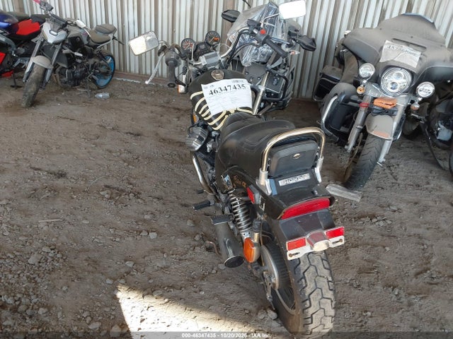 46347435 :رقم المزاد ، JH2RC1100DM008740 vin ، 1983 Honda Cx650 C مزاد بيع