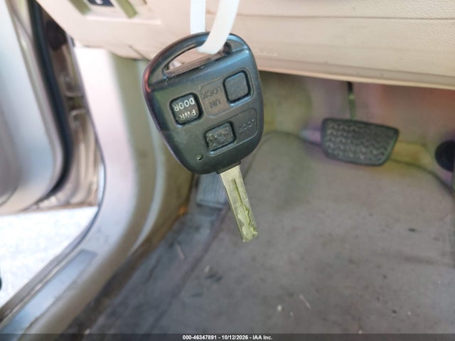 46347891 :رقم المزاد ، 2T2HA31U34C030068 vin ، 2004 Lexus Rx 330 مزاد بيع