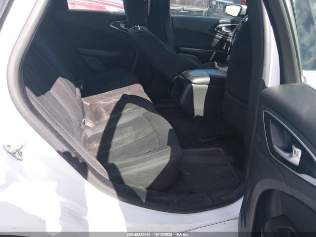 2015 Chrysler 200 Limited მანქანა იყიდება აუქციონზე, vin: 1C3CCCAB3FN714842, აუქციონის ნომერი: 46348051