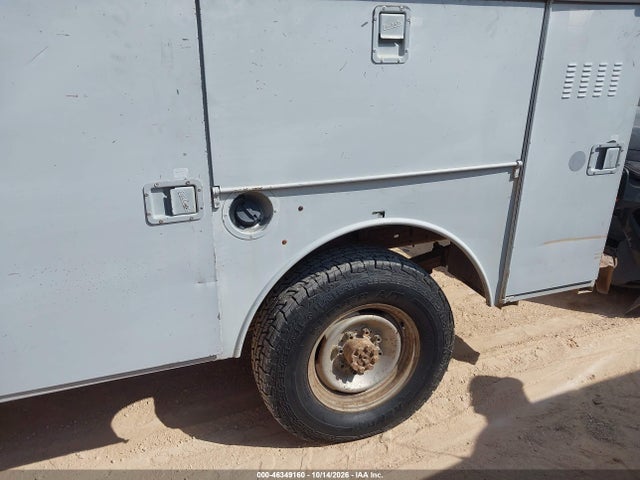 46349160 :رقم المزاد ، 1GBGC34R1WF028545 vin ، 1998 Chevrolet C3500 Chassis مزاد بيع