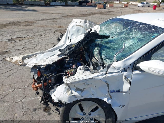 Hyundai SONATA HYBRID 2015 KMHEC4A40FA138870 Image 6