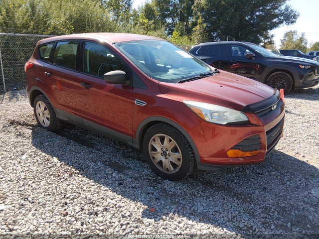 2015 Ford Escape S მანქანა იყიდება აუქციონზე, vin: 1FMCU0F79FUA57090, აუქციონის ნომერი: 46349891