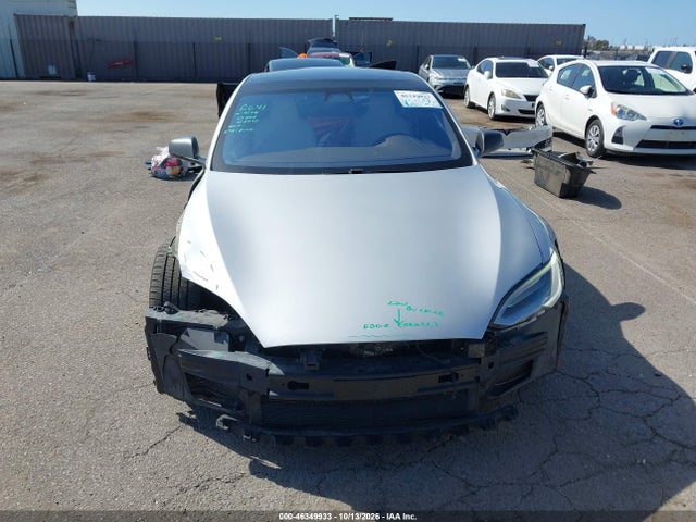 46349933 :رقم المزاد ، 5YJSA1E24KF304099 vin ، 2019 Tesla Model S 100d/75d/long Range/standard Range مزاد بيع