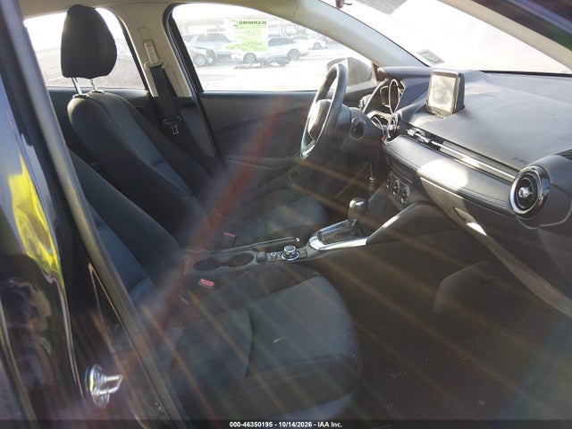 46350195 :رقم المزاد ، 3MYDLBYV4KY521768 vin ، 2019 Toyota Yaris Le مزاد بيع