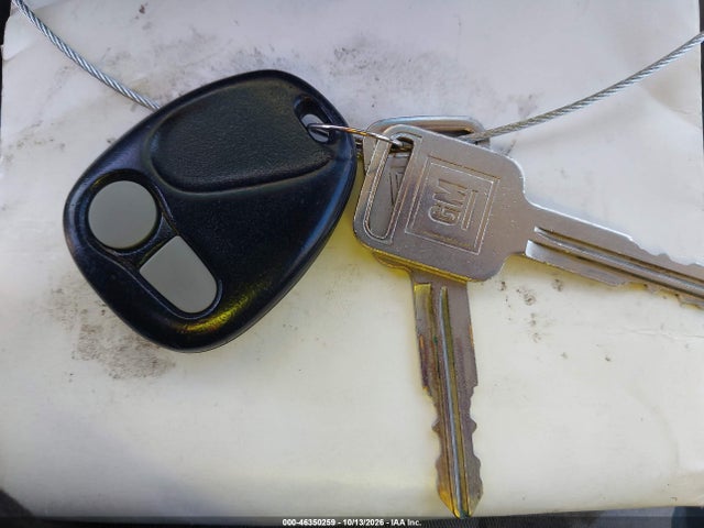 Продажа на аукционе авто 2003 Chevrolet Tracker Hard Top Base, vin: 2CNBE13C836926479, номер лота: 46350259