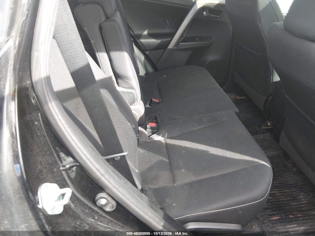 46350895 :رقم المزاد ، 2T3RFREV9JW834196 vin ، 2018 Toyota Rav4 Xle مزاد بيع