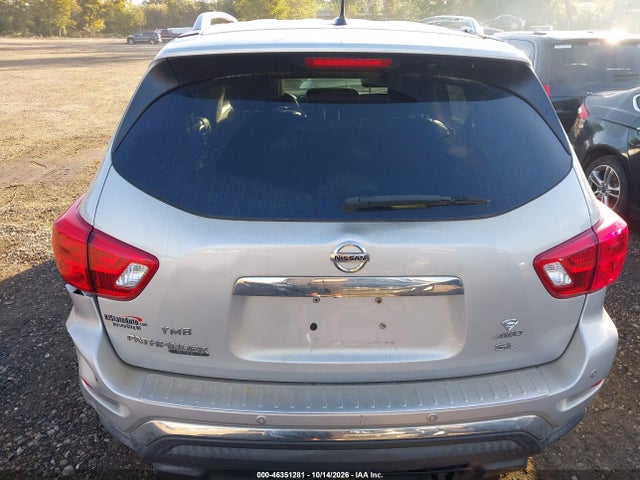 46351281 :رقم المزاد ، 5N1DR2MMXHC696694 vin ، 2017 Nissan Pathfinder Sl مزاد بيع