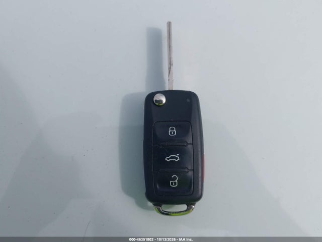 2014 Volkswagen Jetta 2.0l S მანქანა იყიდება აუქციონზე, vin: 3VW2K7AJ1EM256734, აუქციონის ნომერი: 46351802