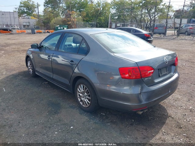 2014 Volkswagen Jetta 2.0l S მანქანა იყიდება აუქციონზე, vin: 3VW2K7AJ1EM256734, აუქციონის ნომერი: 46351802