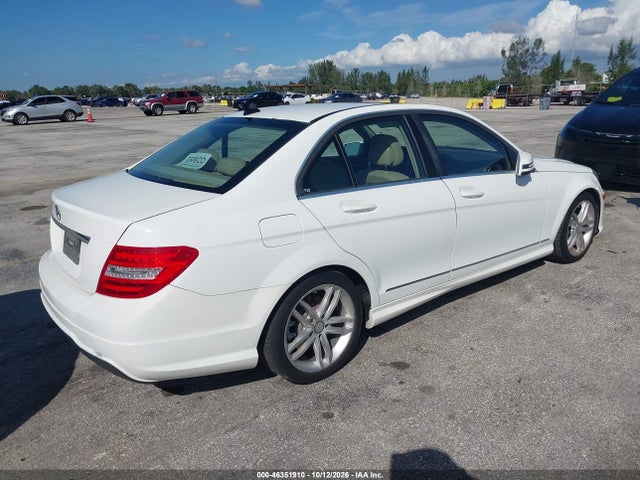 46351910 :رقم المزاد ، WDDGF4HB1DR266970 vin ، 2013 Mercedes-benz C 250 Sport مزاد بيع