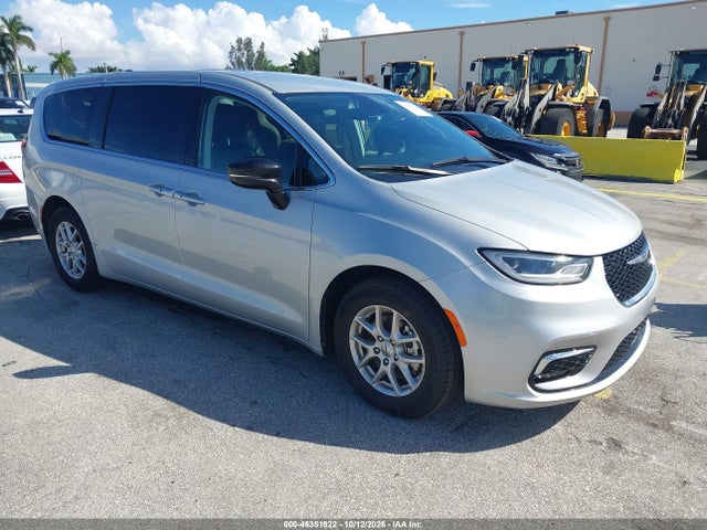 Auction sale of the 2024 Chrysler Pacifica Touring L, vin: 2C4RC1BG3RR162870, lot number: 46351922