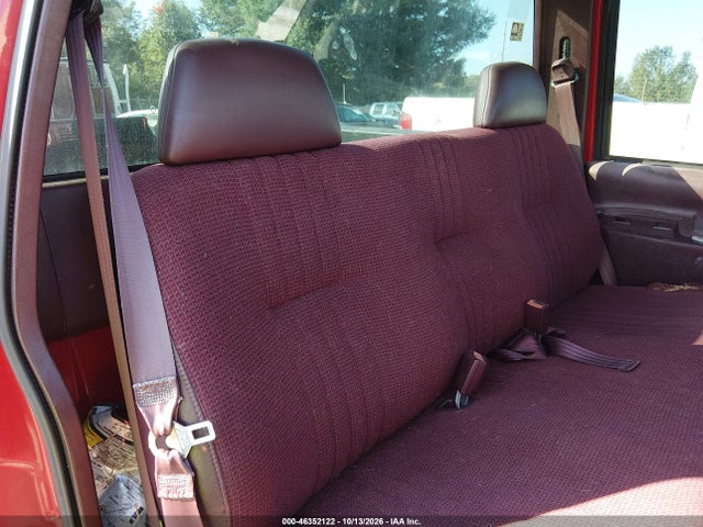 46352122 :رقم المزاد ، 1GCGC24R4WZ127896 vin ، 1998 Chevrolet C2500 Fleetside مزاد بيع