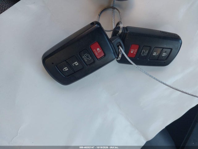 46352147 :رقم المزاد ، JTMJJREV6HD092665 vin ، 2017 Toyota Rav4 Hybrid Se مزاد بيع