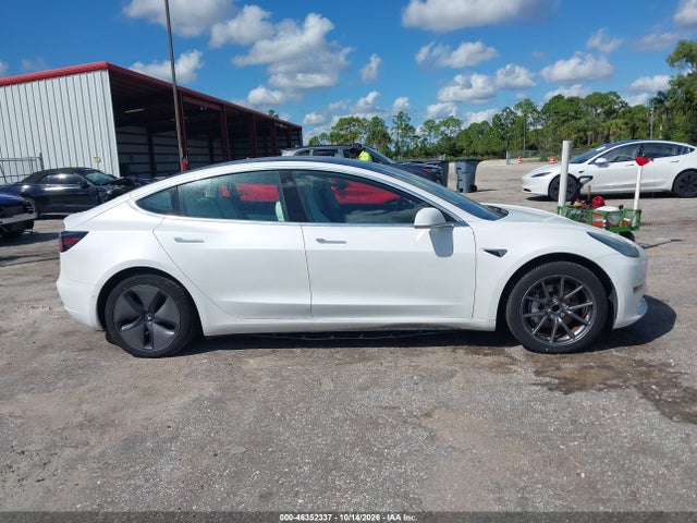 2020 Tesla Model 3 Standard Range Plus Rear-wheel Drive/standard Range Rear-wheel Drive მანქანა იყიდება აუქციონზე, vin: 5YJ3E1EA1LF718197, აუქციონის ნომერი: 46352337