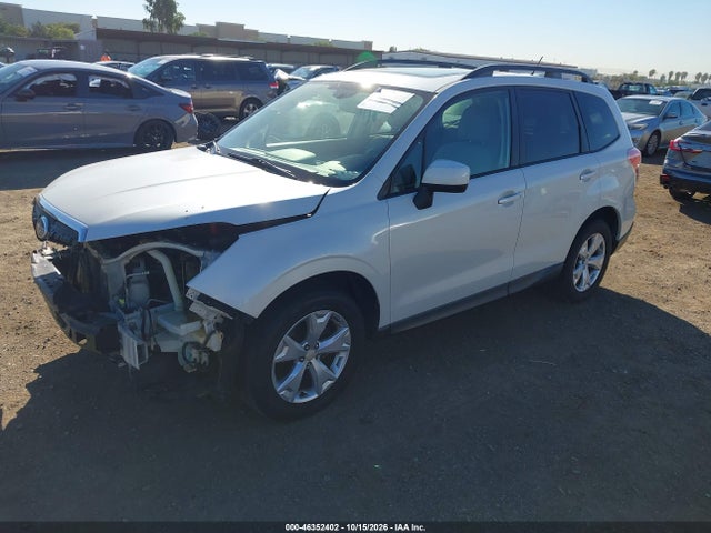 Subaru Forester 2.5i Premium 2015 JF2SJAGC0FH411406 Image 2