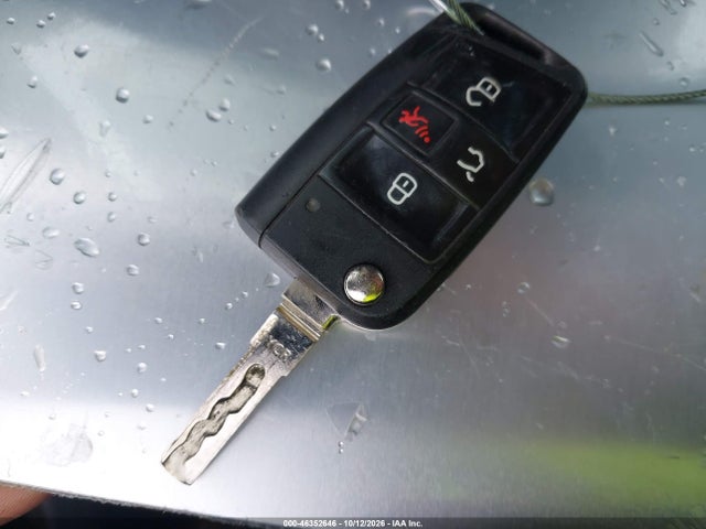 3VW217AU9GM011034 Volkswagen Golf Tsi S 4-door
