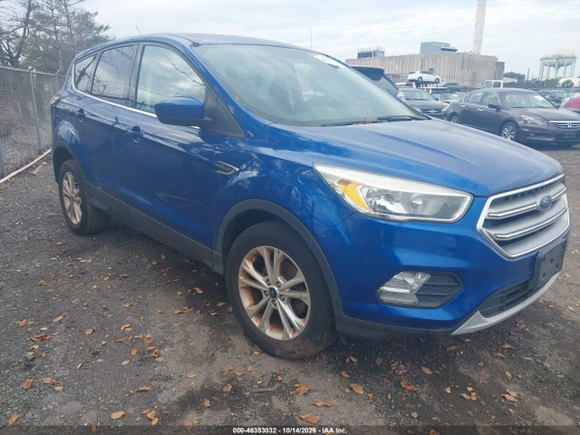46353032 :رقم المزاد ، 1FMCU0GD8HUD94180 vin ، 2017 Ford Escape Se مزاد بيع