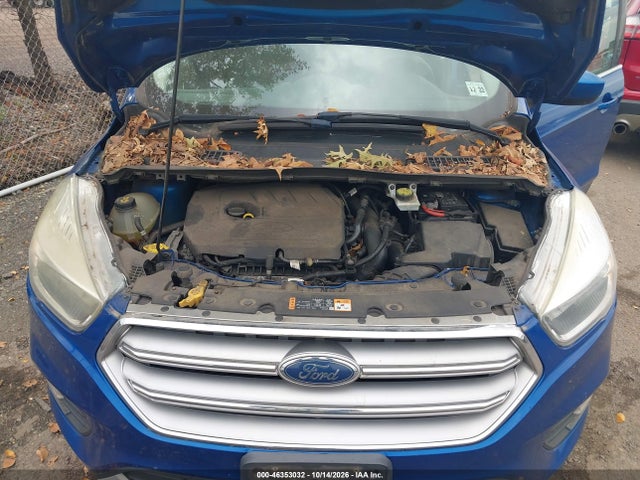 46353032 :رقم المزاد ، 1FMCU0GD8HUD94180 vin ، 2017 Ford Escape Se مزاد بيع