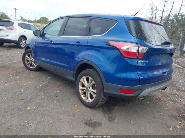 46353032 :رقم المزاد ، 1FMCU0GD8HUD94180 vin ، 2017 Ford Escape Se مزاد بيع