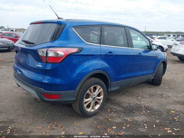 46353032 :رقم المزاد ، 1FMCU0GD8HUD94180 vin ، 2017 Ford Escape Se مزاد بيع