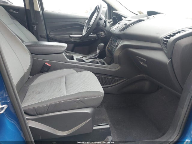 46353032 :رقم المزاد ، 1FMCU0GD8HUD94180 vin ، 2017 Ford Escape Se مزاد بيع