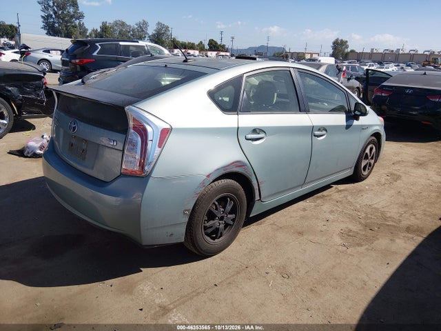 Toyota Prius Three 2015 JTDKN3DU3F1907059 Image 4