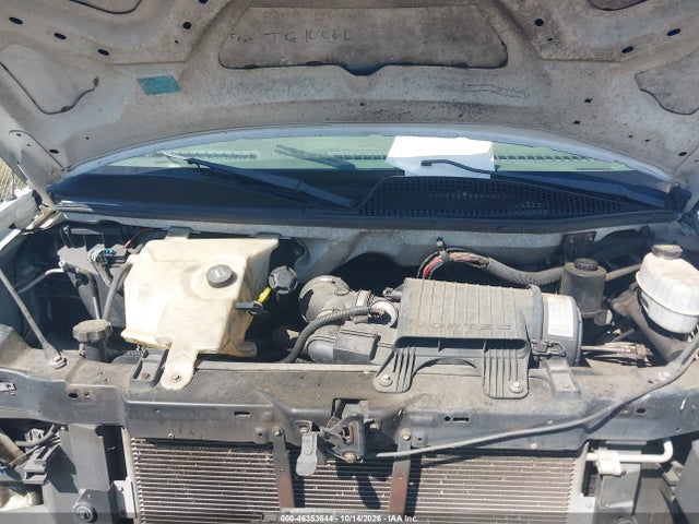 46353644 :رقم المزاد ، 1GBHG31U751210358 vin ، 2005 Chevrolet Express Cutaway مزاد بيع