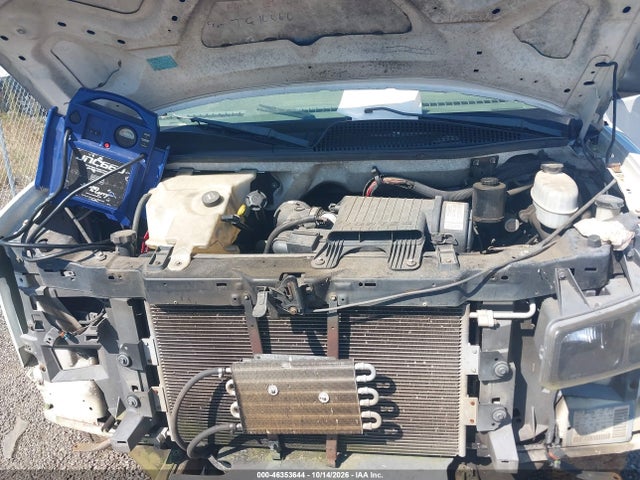 46353644 :رقم المزاد ، 1GBHG31U751210358 vin ، 2005 Chevrolet Express Cutaway مزاد بيع