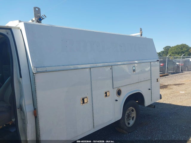 46353644 :رقم المزاد ، 1GBHG31U751210358 vin ، 2005 Chevrolet Express Cutaway مزاد بيع
