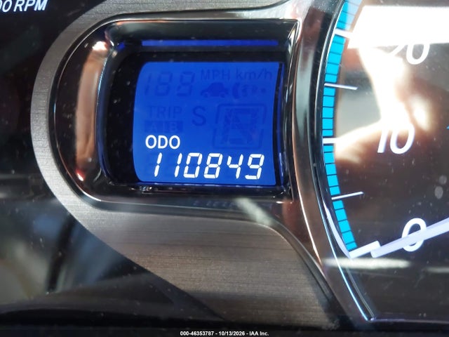 46353787 :رقم المزاد ، 5TDYK3DC8BS037963 vin ، 2011 Toyota Sienna Limited V6 مزاد بيع