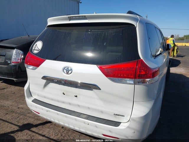 46353787 :رقم المزاد ، 5TDYK3DC8BS037963 vin ، 2011 Toyota Sienna Limited V6 مزاد بيع
