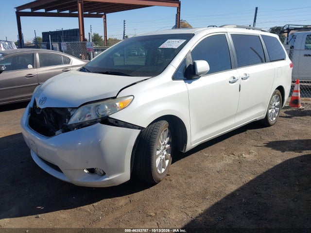 46353787 :رقم المزاد ، 5TDYK3DC8BS037963 vin ، 2011 Toyota Sienna Limited V6 مزاد بيع