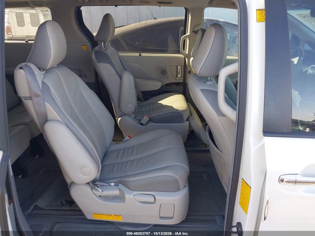 46353787 :رقم المزاد ، 5TDYK3DC8BS037963 vin ، 2011 Toyota Sienna Limited V6 مزاد بيع