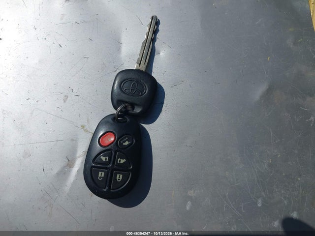 46354247 :رقم المزاد ، 5TDYK4CC8AS327836 vin ، 2010 Toyota Sienna Xle مزاد بيع