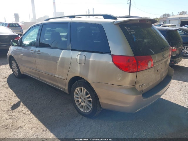 46354247 :رقم المزاد ، 5TDYK4CC8AS327836 vin ، 2010 Toyota Sienna Xle مزاد بيع