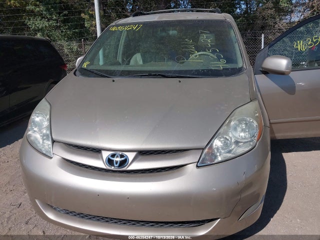 46354247 :رقم المزاد ، 5TDYK4CC8AS327836 vin ، 2010 Toyota Sienna Xle مزاد بيع