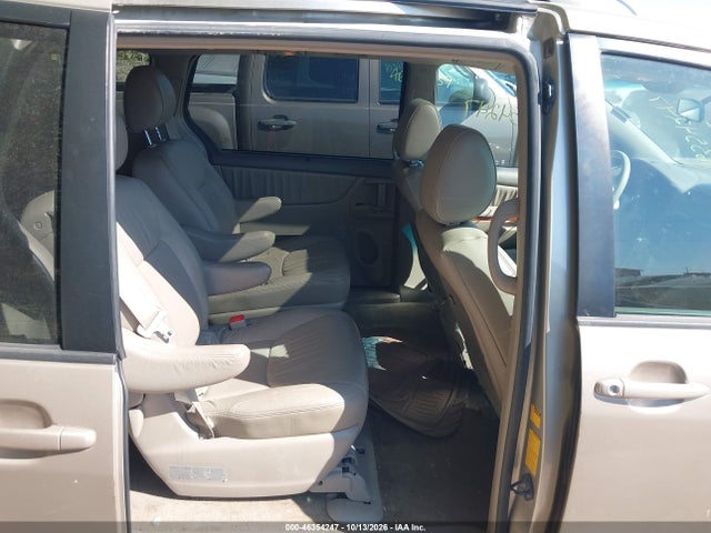 46354247 :رقم المزاد ، 5TDYK4CC8AS327836 vin ، 2010 Toyota Sienna Xle مزاد بيع