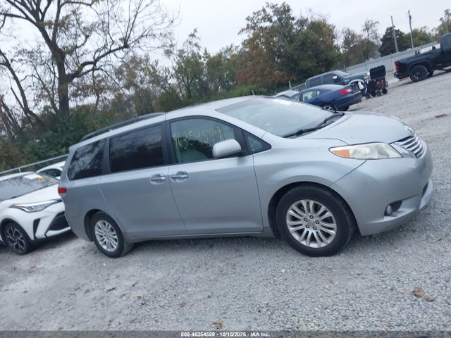 46354599 :رقم المزاد ، 5TDYK3DC5BS066143 vin ، 2011 Toyota Sienna Xle V6 مزاد بيع