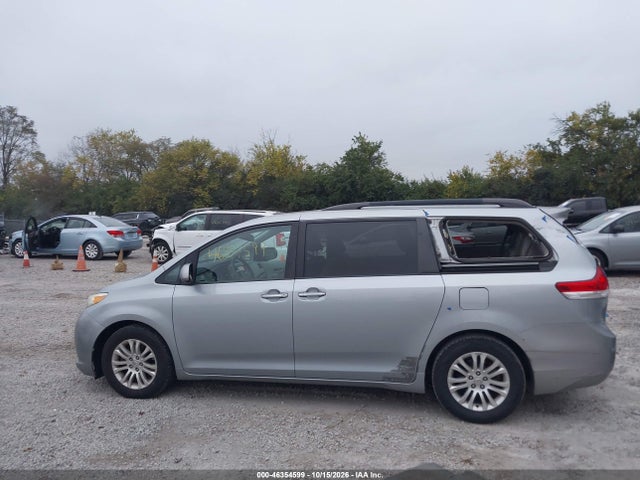 46354599 :رقم المزاد ، 5TDYK3DC5BS066143 vin ، 2011 Toyota Sienna Xle V6 مزاد بيع