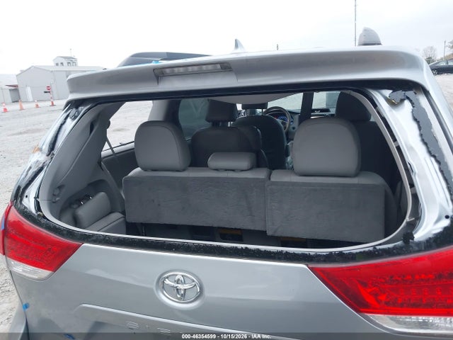 46354599 :رقم المزاد ، 5TDYK3DC5BS066143 vin ، 2011 Toyota Sienna Xle V6 مزاد بيع