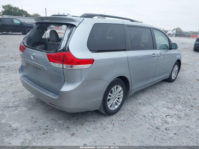 46354599 :رقم المزاد ، 5TDYK3DC5BS066143 vin ، 2011 Toyota Sienna Xle V6 مزاد بيع