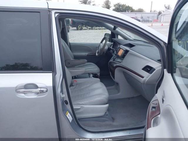 46354599 :رقم المزاد ، 5TDYK3DC5BS066143 vin ، 2011 Toyota Sienna Xle V6 مزاد بيع