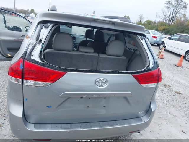 46354599 :رقم المزاد ، 5TDYK3DC5BS066143 vin ، 2011 Toyota Sienna Xle V6 مزاد بيع
