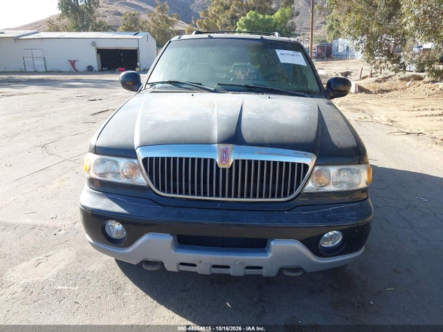 Продажа на аукционе авто 2000 Lincoln Navigator, vin: 5LMFU28A2YLJ25317, номер лота: 46354815