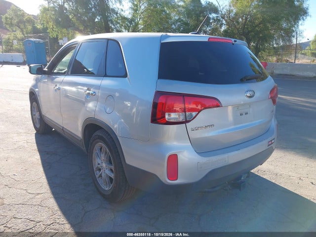 KIA SORENTO LX 2015 5XYKTCA6XFG563273 Image 3